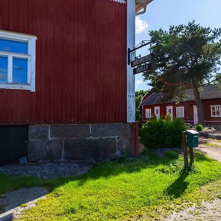 Saaristohotelli Vaihela Hotel Velkua